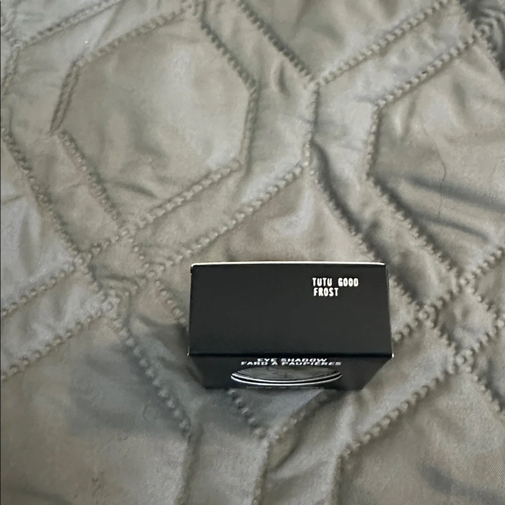 MAC Tutu Good Frost Eyeshadow - rose gold sparkle